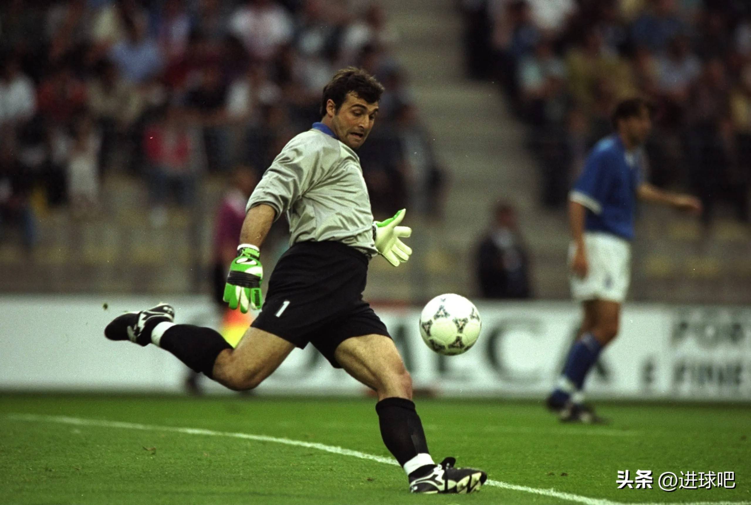 杏彩体育链接-意大利队表现抢眼，晋级领先的简单介绍