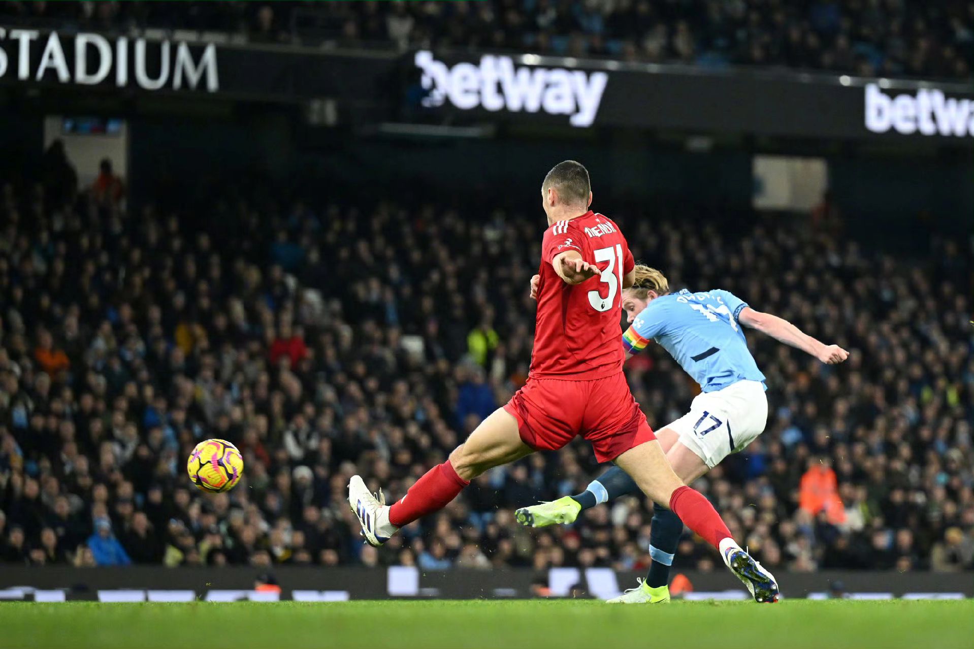 杏彩体育官方入口-德国全队表现出色，零封对手阻击射门(德国全队表现出色,零封对手阻击射门的是谁)