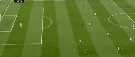 包含瓦拉多利德客场击败对手，攀升积分榜的词条