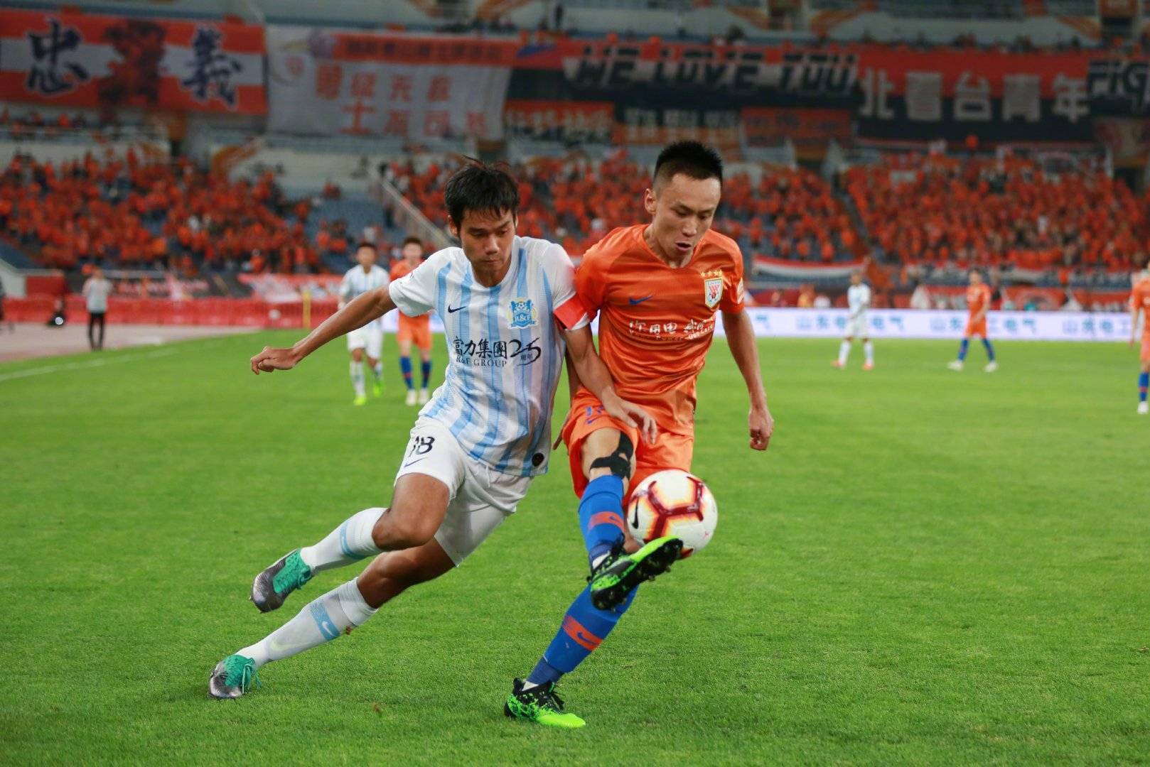 苏宁客场战鲁能,南京球迷全力支持(苏宁01鲁能) 苏宁客场战鲁能,南京球迷全力支持(苏宁01鲁能)