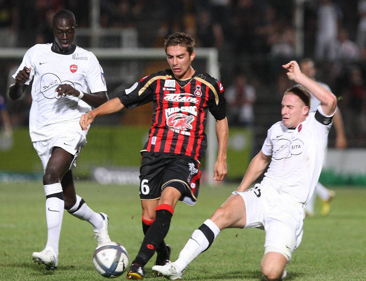 瓦朗谢纳主场告捷，-击败诺瓦拉的简单介绍