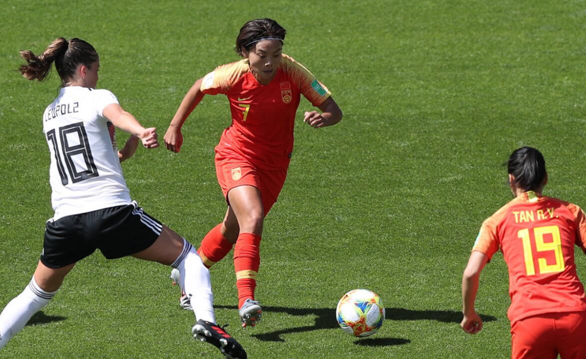 杏彩体育官网-埃及女足球员表现出色赢得掌声的简单介绍