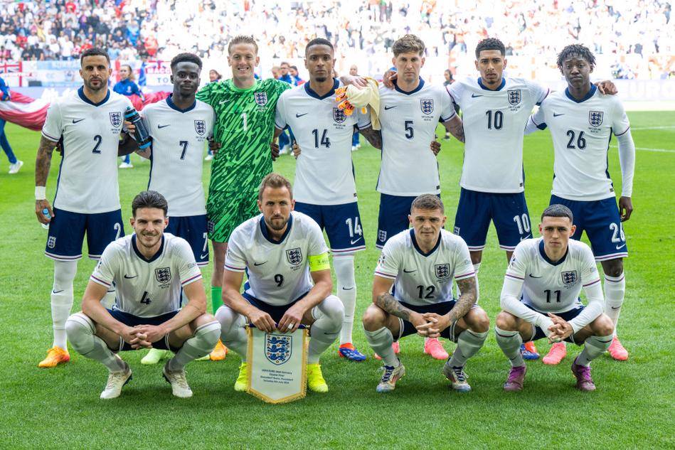 杏彩体育官网-球员们在比赛中展现出色战术配合