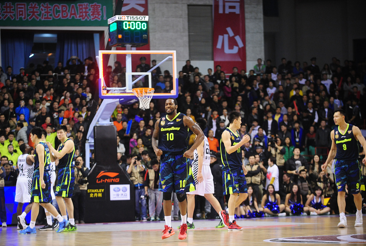 杏彩体育链接-包含老鹰客场横扫尼克斯，东部第二轮比赛变局的词条