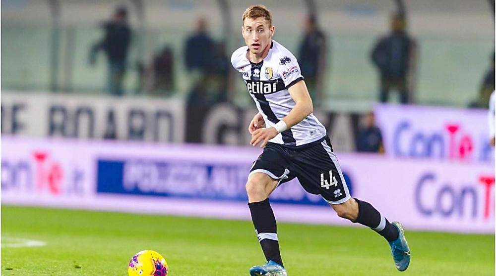 卡利亚里客场击败帕尔马，结束连败颓势