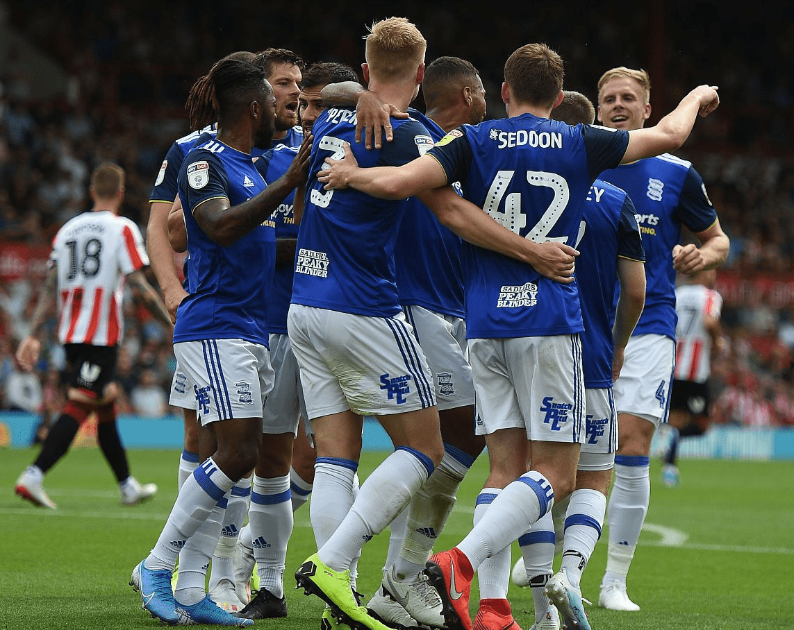 汉堡球员庆祝生日球队士气高涨的简单介绍