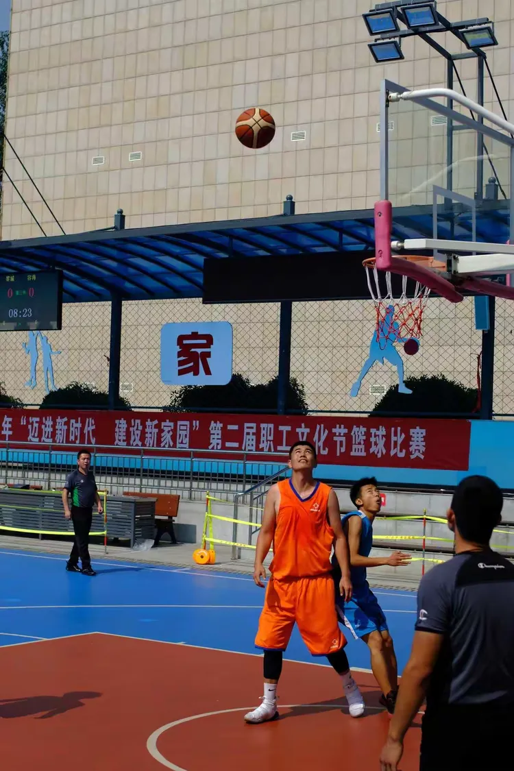 关于时刻悬念:广州篮球队挥汗奋斗胜出的信息 关于时刻悬念:广州篮球队挥汗奋斗胜出的信息