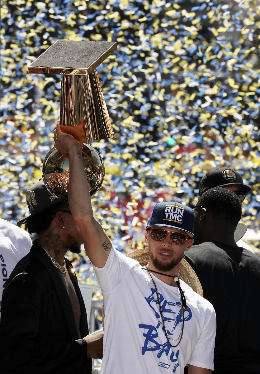 杏彩体育app-美国队在比赛中表现出色，赢得胜利