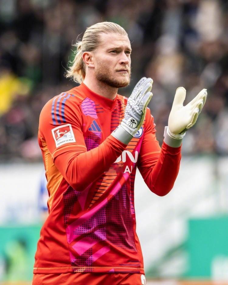 沙尔克年轻球员崭露头角，成为关键先发