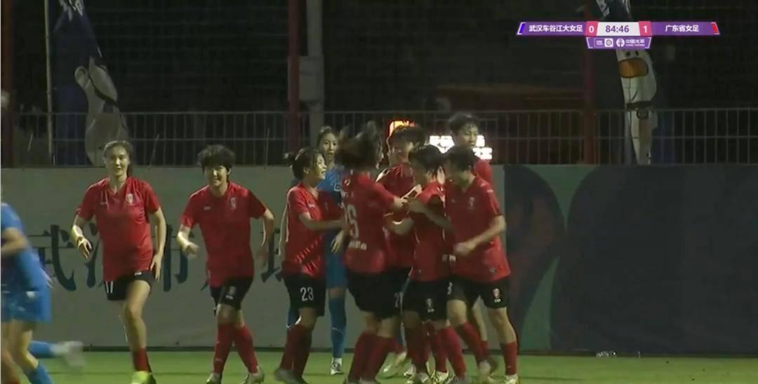 东京奥运女足苦战连场，争梦奋斗脚踏实地的简单介绍