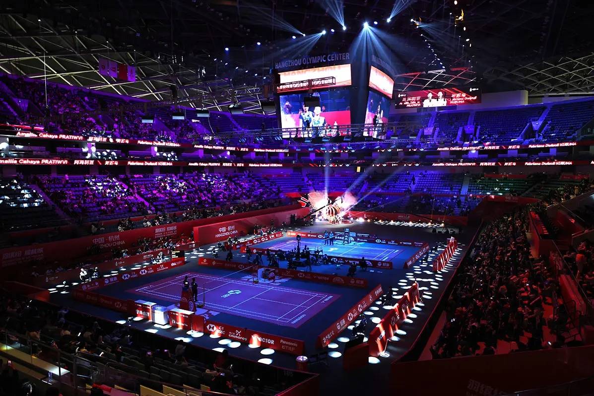 羽毛球比赛掀起狂潮，球场上的较量