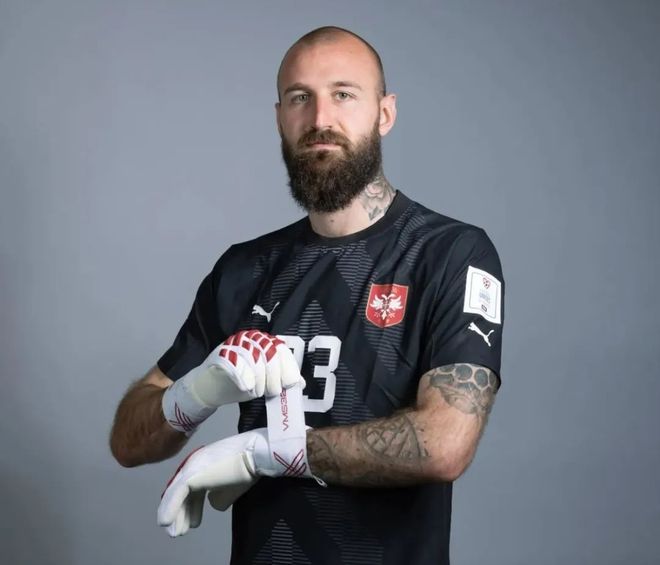 杏彩体育入口-曼联球员万德桑成为广告代言人