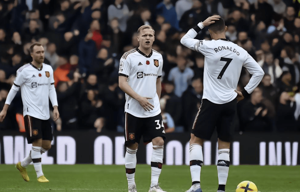 杏彩体育官方登录入口-柏林联队遭遇压力，客场失利