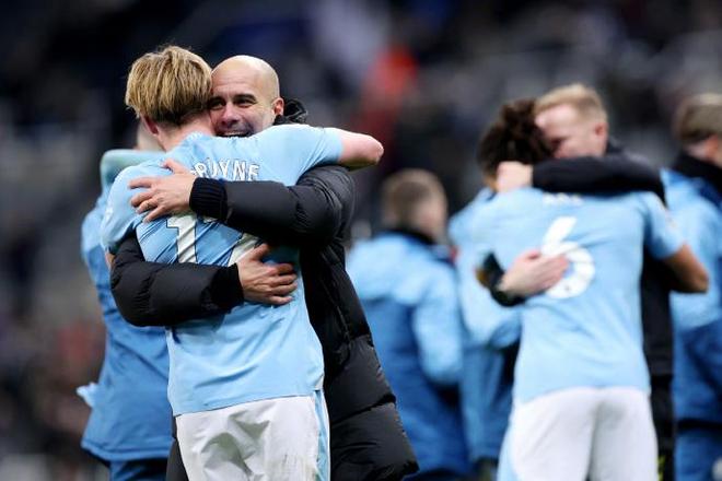 曼城轻松获胜，德布劳内两传一射助攻猎物